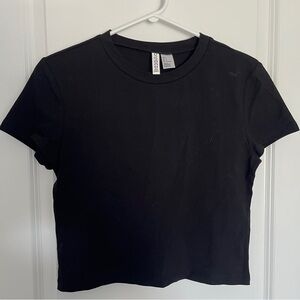 H&M black t shirt